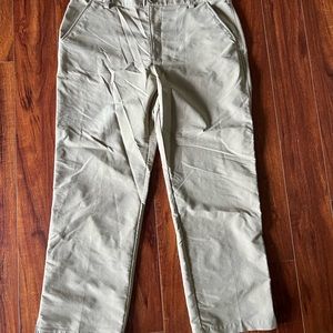 Mens 38/30 Under Armour Golf Pants. Great condition.